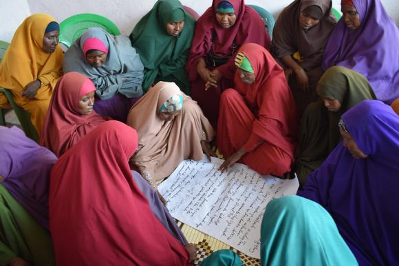 Somali women living in El Waq, a small town in Somalia have long suffered years of conflict, marginalization and drought/ Credit: Mohamed Abdullah Adan, PACT (CC BY-NC 2.0)