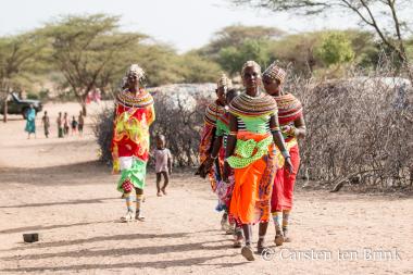  Femmes du village de Rendille, pastoralistes semi-nomades, nord du Kenya - Photo par Carsten ten Brink - CC BY-NC-ND 2.0