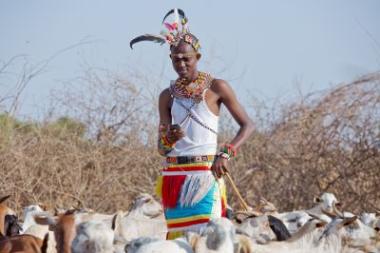 A Kenyan pastoralist using the AfriScout app – Image by AfriScout